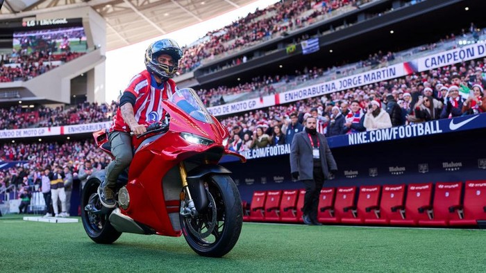 Jorge Martin Pamer Trofi MotoGP 2024 di Markas Atletico