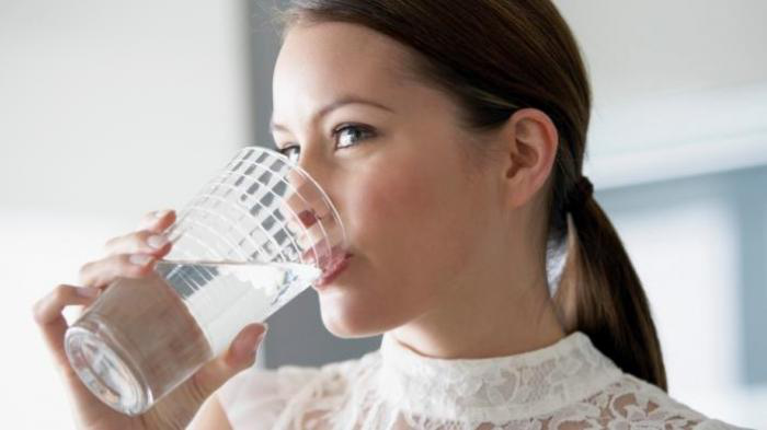 Manfaat Rajin Minum Air Putih untuk Kesehatan Ginjal